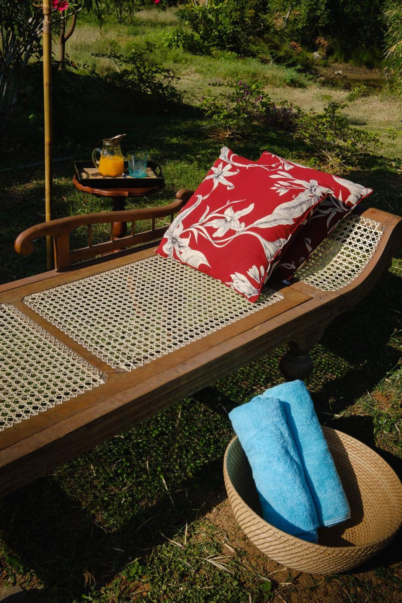 Treasure Rock Bed & Breakfast Киринда Екстериор снимка